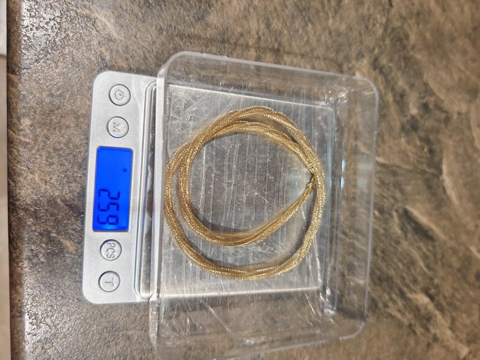 Продавам дамско   златно колие