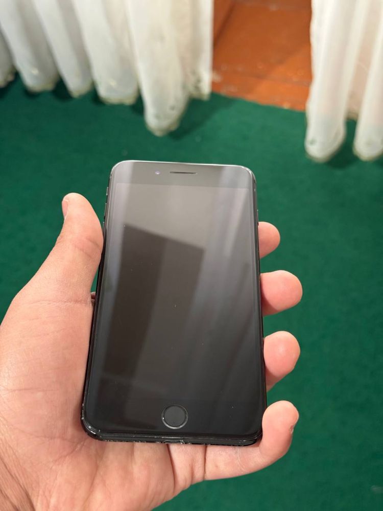Iphone 7 plus qora