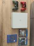 Vând ps 4 slim + 3 jocuri