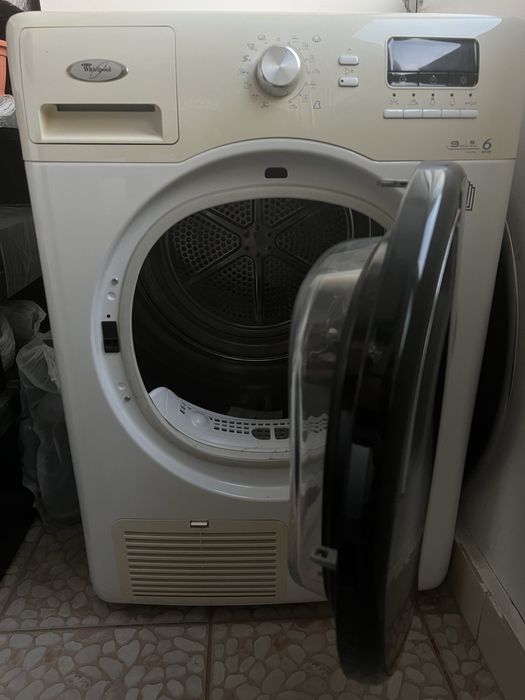 Uscator de rufe maşina whirlpool