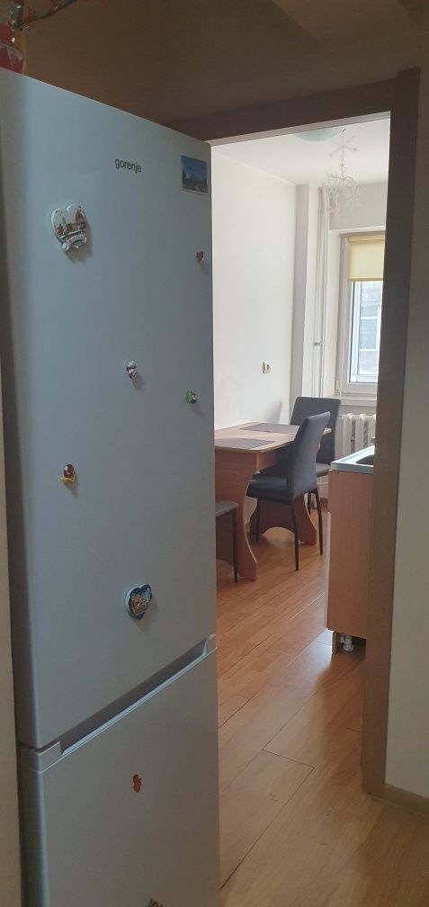 Închiriez garsoniera