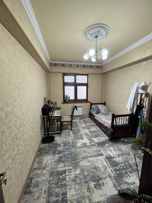 Nurafshon ko’chasida 4 xonali 130 kv 2 ta saunzel 2 ta dush tayyor