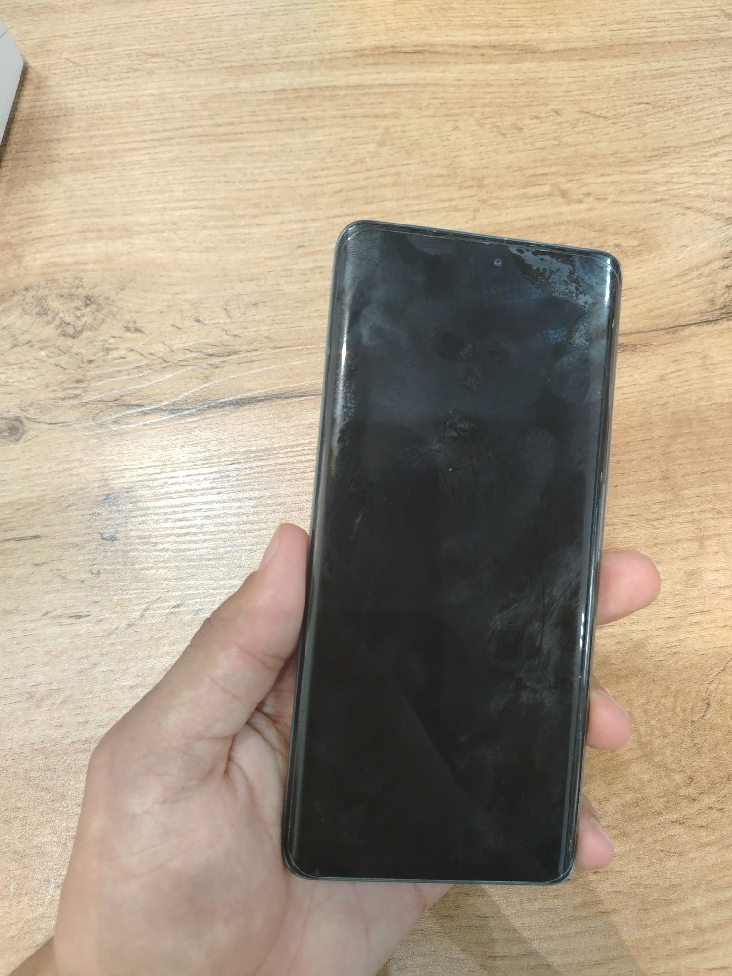 Honor x9c 6600 amper sotiladi yangiday