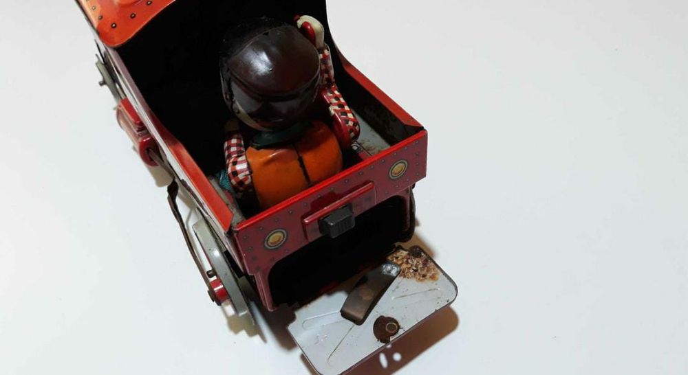 Jucarie veche tabla, tren , locomotiva Ungaria