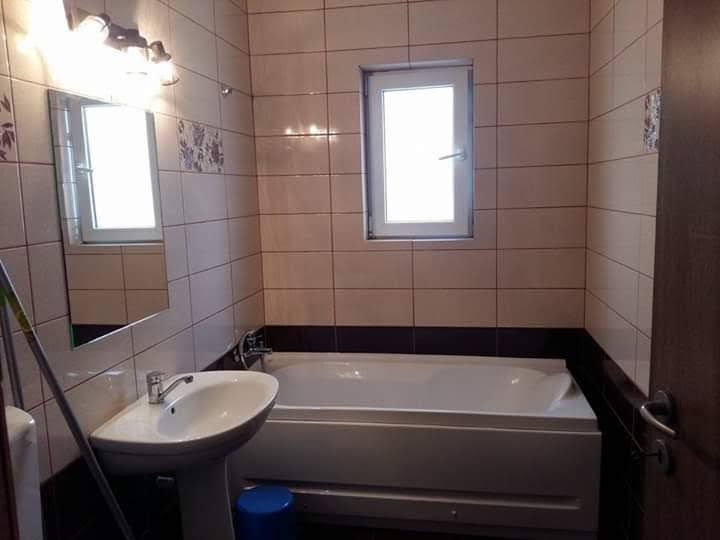 Apartament decomandat 2 camere