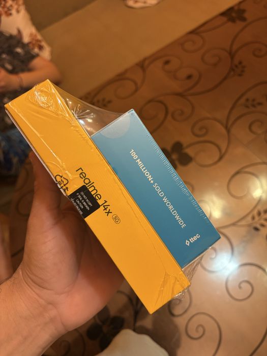 Realmi 14X 5G 128 gb + безжични слушалки