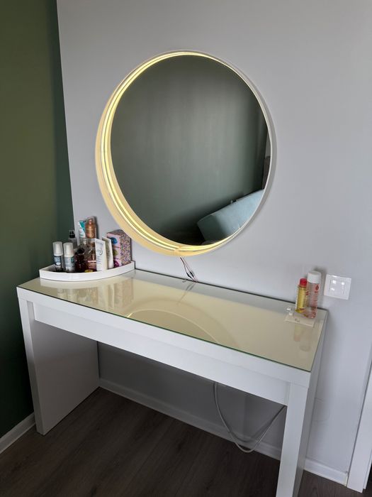 Vand set masa de toaleta Malm + oglinda Ikea + banda led