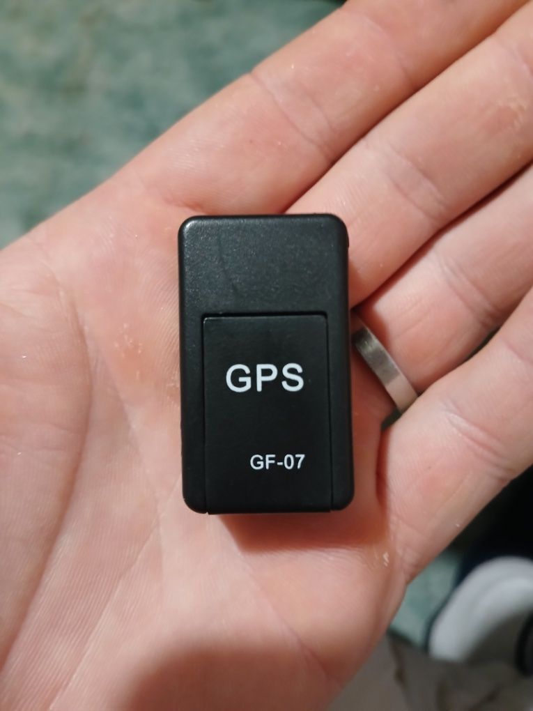 GPS ТРАКЕР със слот сим карта