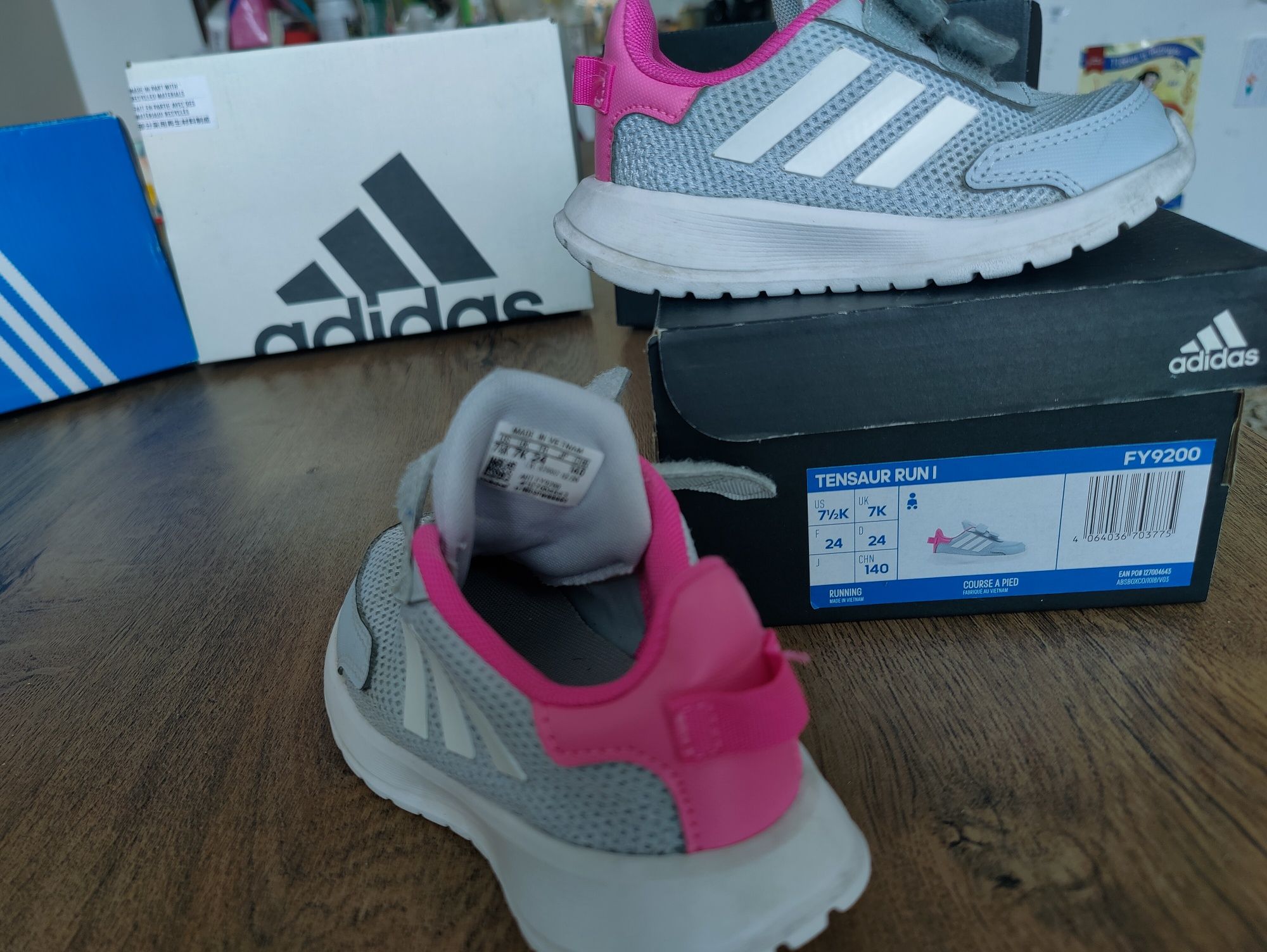 Лот от детски маратонки adidas