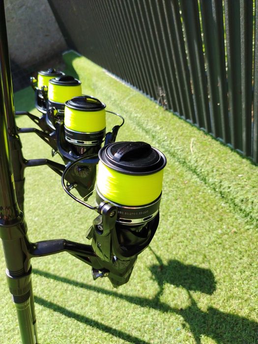SET 4 Lansete Flx 8 CARP 3.90m,2 tronsoane + 4 Mulinet