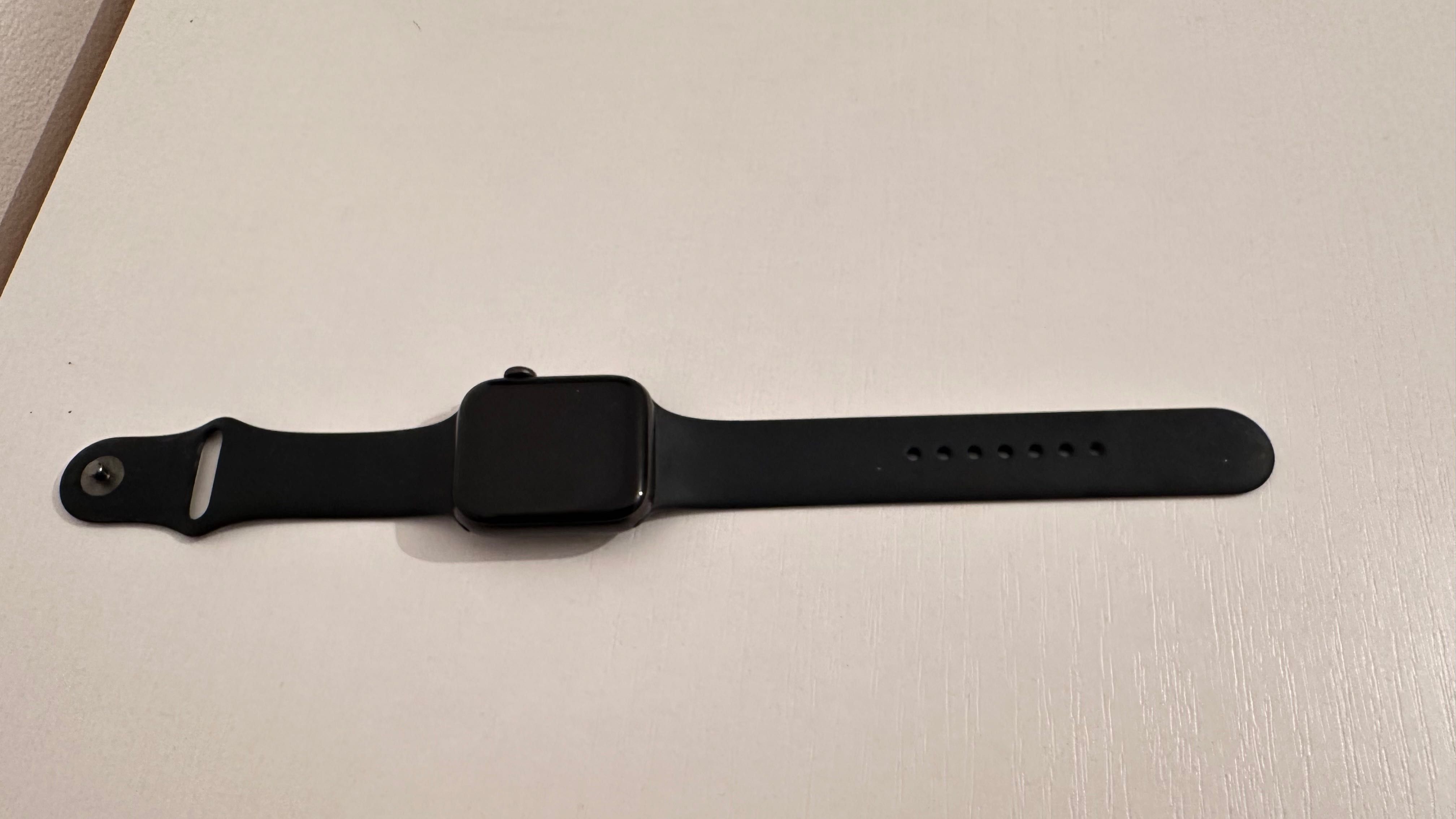 Продам Apple Watch SE 44 мм