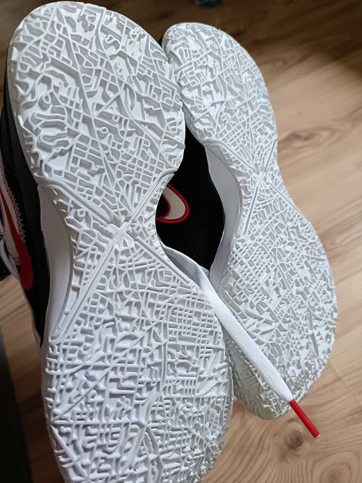 Nike оригинални маратонки 38,5 номер. Нови!