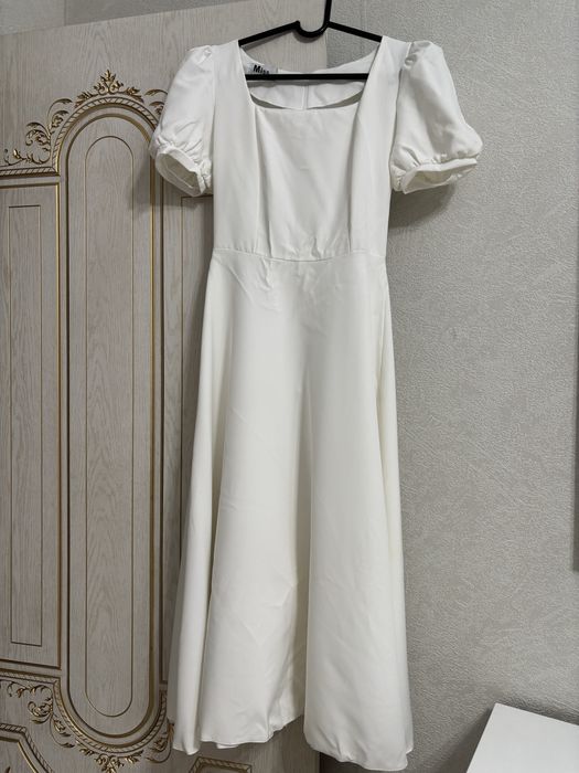 Продам шикарное белое платье макси длина