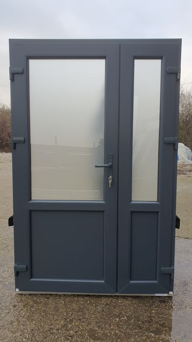 Usa antracit dublă pentru intrare casa disponibil pe stoc