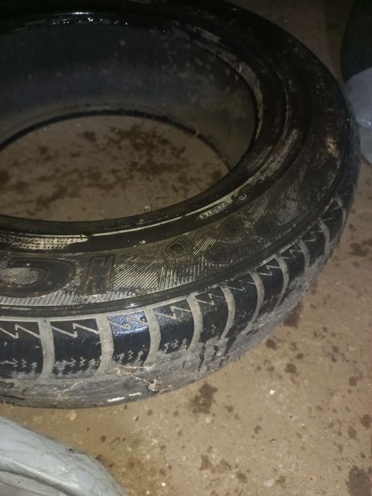 Vand cauciucuri la pret acceptabil