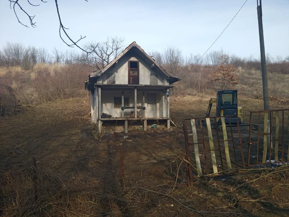 Продава се вила