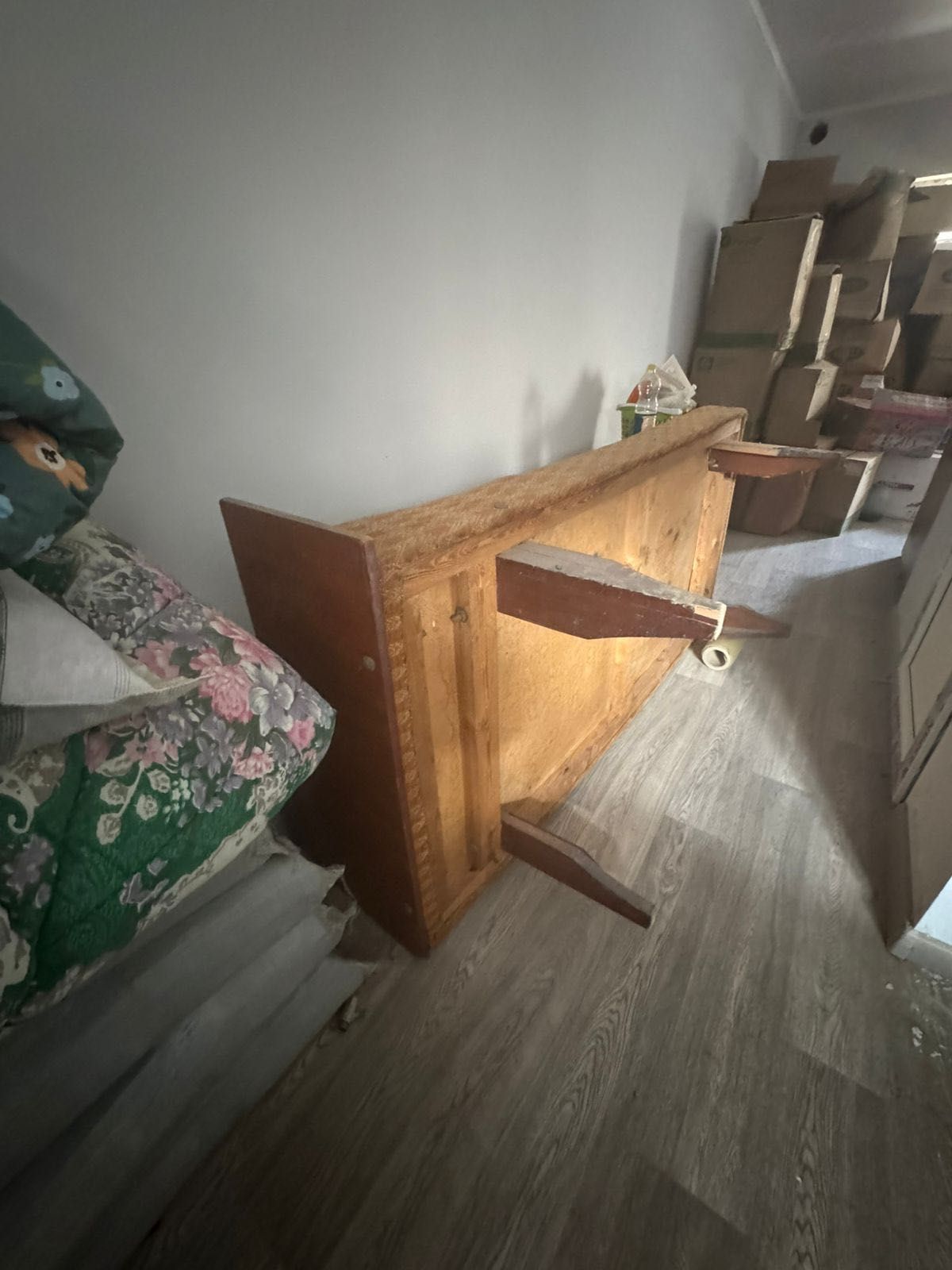 Кровать и матрас, бесплатно