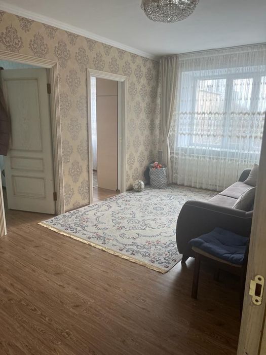 Продам трехкомнатную квартиру