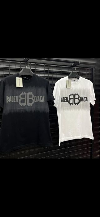 Balenciaga тениски