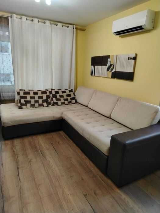 Диван,Столове и  трапезна маса