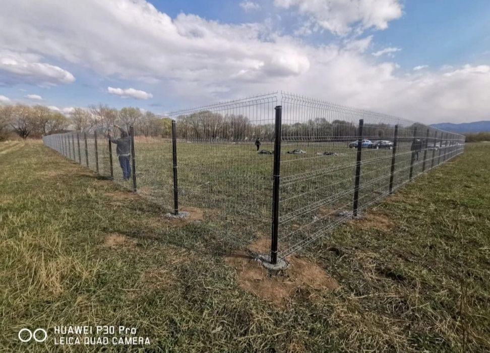 Facem garduri din plasă bordurată