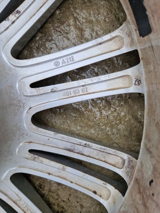 O 1 janta aliaj Mercedes E class w212 17 8j et 48 A2124010302