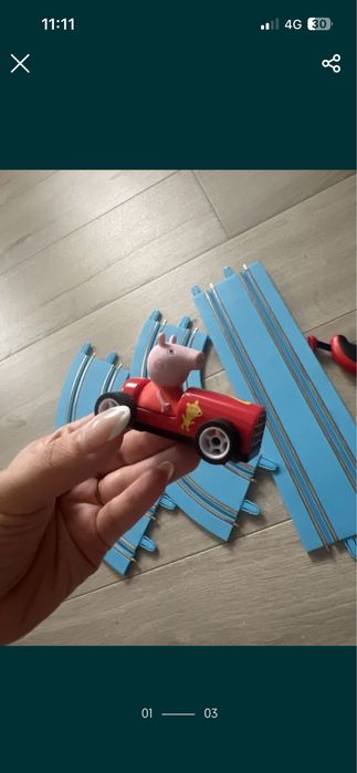 Писта с 2 коли и дистанционни Carrera Peppa  Pig