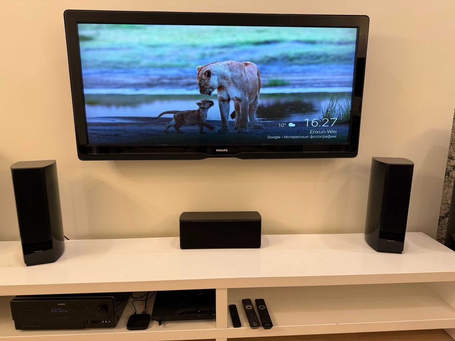 Телевизор Philips (Cinema 21:9) диагональю 142 см.