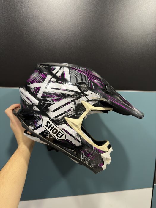Каска Shoei