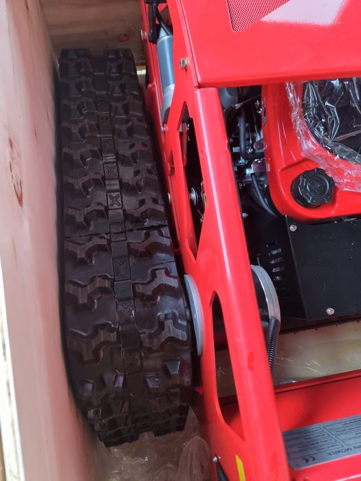 Robot  pentru iarba cu telecomanda