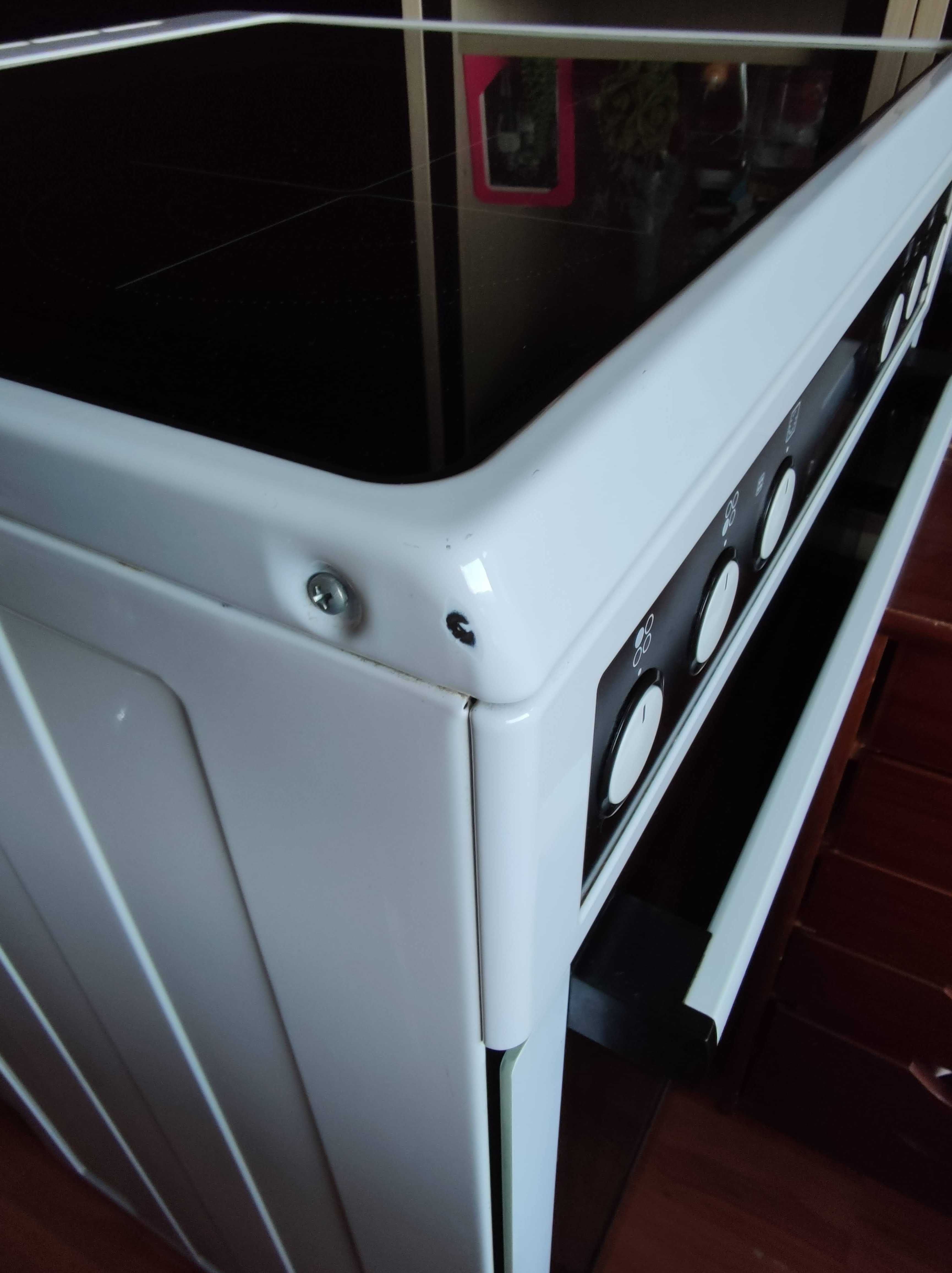 Свободно стояща готварска печка Gorenje EC67337AWG