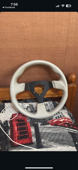 ЧИСТО НОВ! Спортен волан кожен