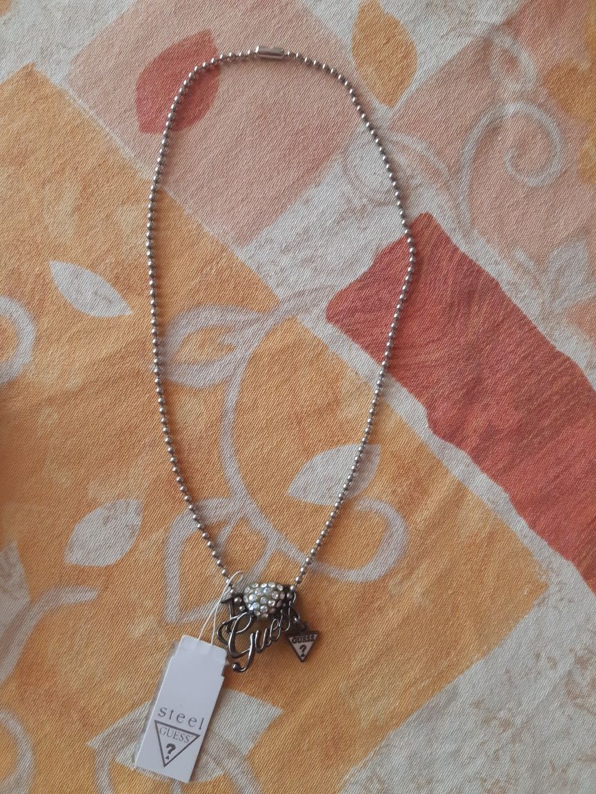 Оригинално колие на Guess с камъни Swarovski