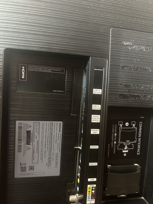 продам телевизор Samsung (экран сломан)