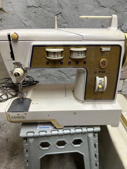 Електрическа шевна машина Сингер модел Singer 720 G