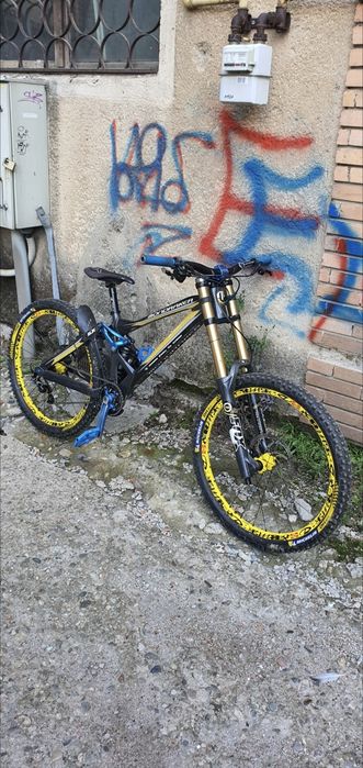 Bicicleta Downhill Mondraker Summum wc 2013