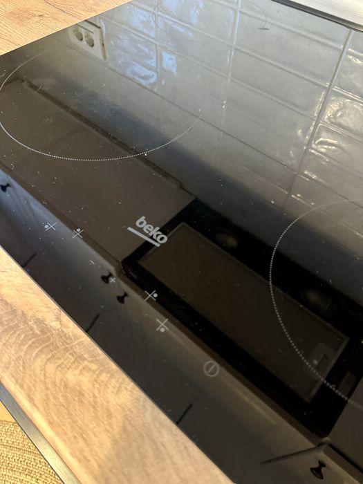 Super ocazie: plita vitroceramica Beko