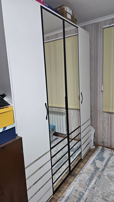 Продается шкаф в спальную комнату