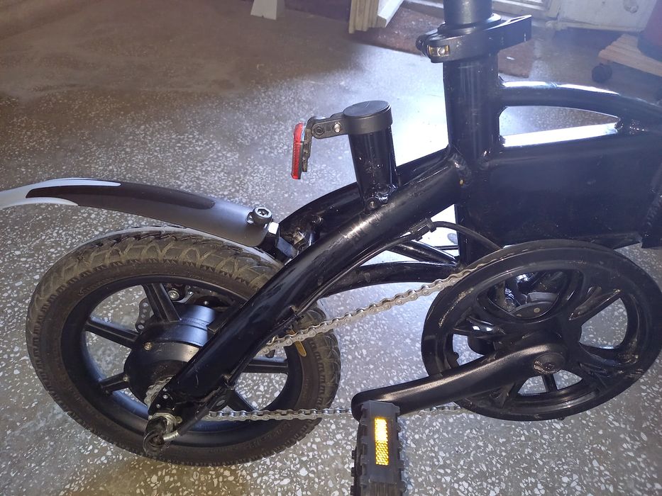 Bicicleta electrica pliabila roti pe 16