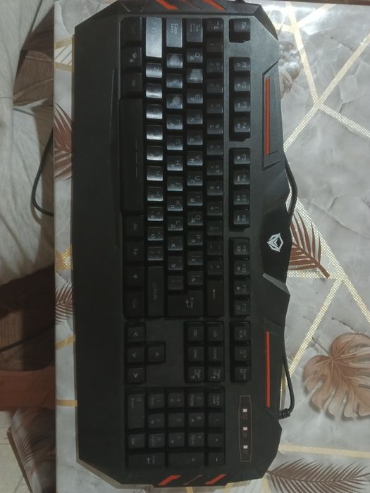 Rgb klaviatura .