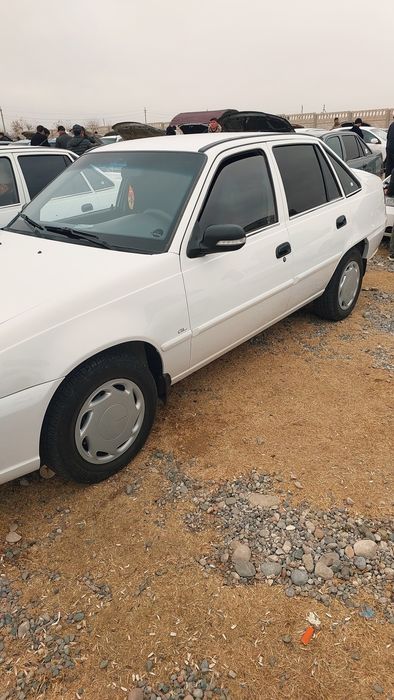 Nexia 2 sotiladi srochni