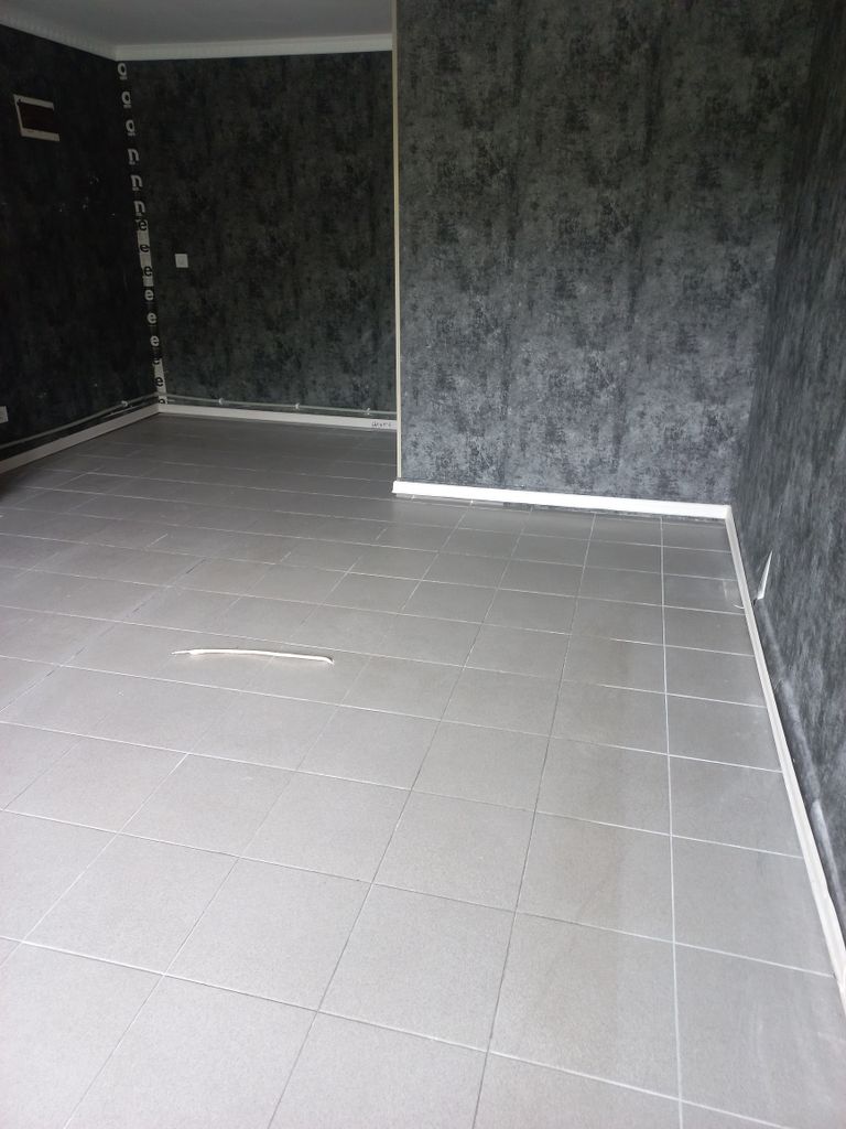 Дава се под наем  в Карлово -  кв.м за 102 € - Снимка #5
