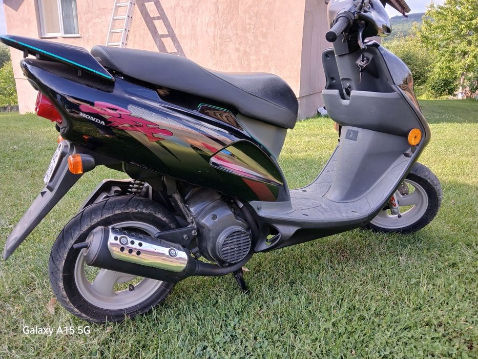 Scuter   honda 50 cm