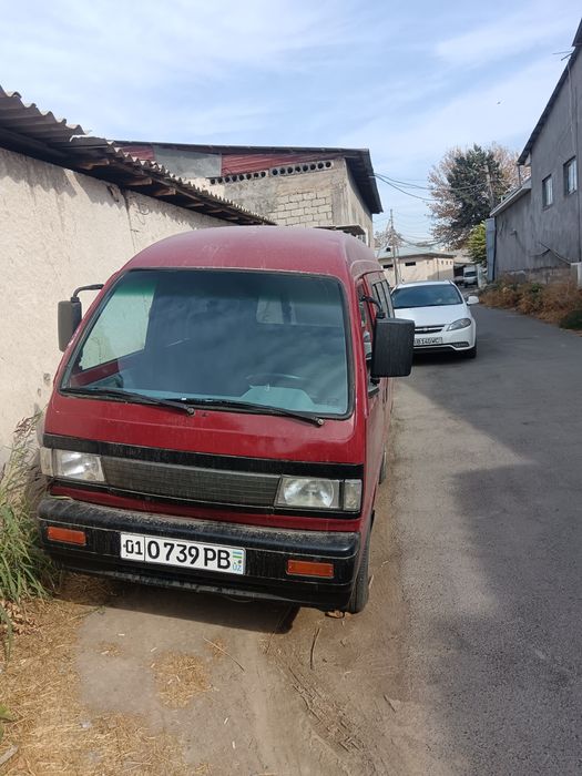 Damaz sotiladi yurib turgan moshina