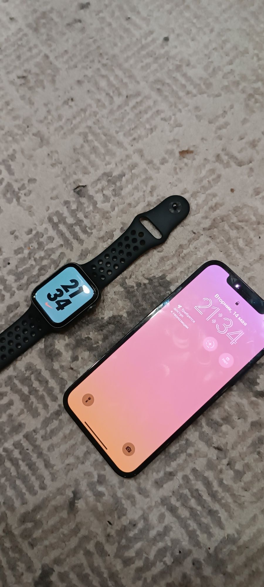 Айфон + эпл вотч iPhone + Apple Watch
