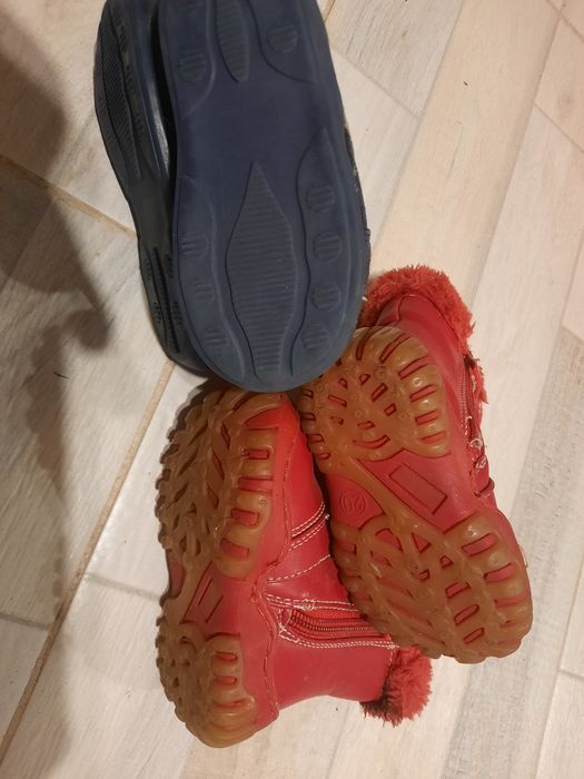 2 perechi încălțăminte pt copii