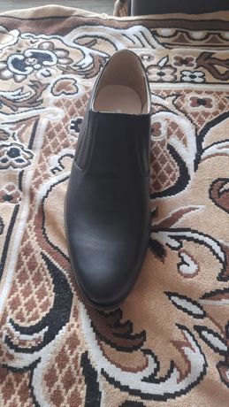 Продам мужской туфли