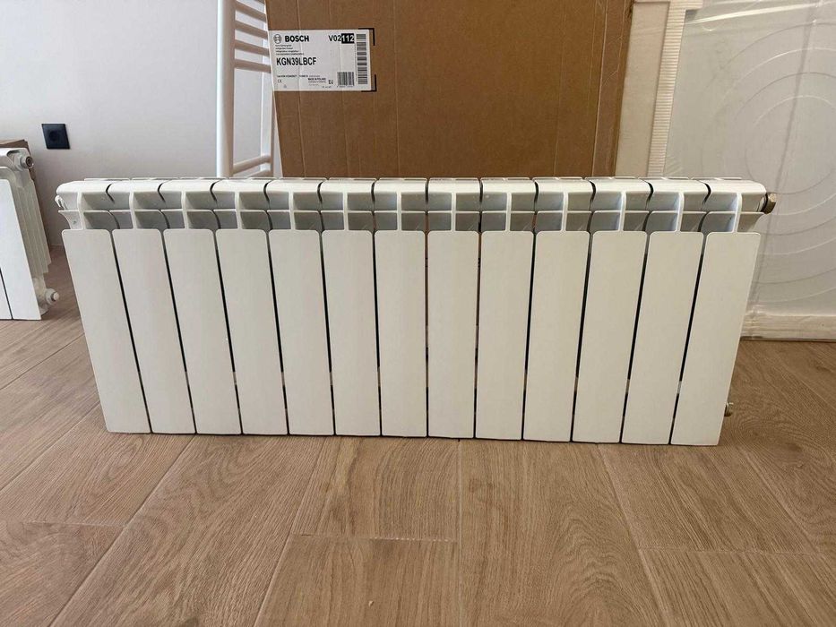 Продавам 2 алуминиеви радиатора и лира – отлично състояние