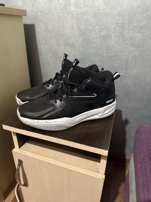 Продам Баскетбольные кроссовки из США