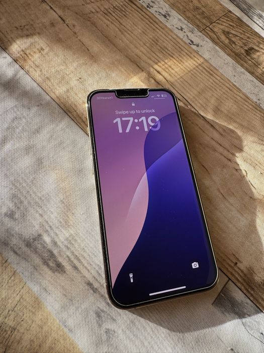 Златен Iphone 13 Pro 256 gb